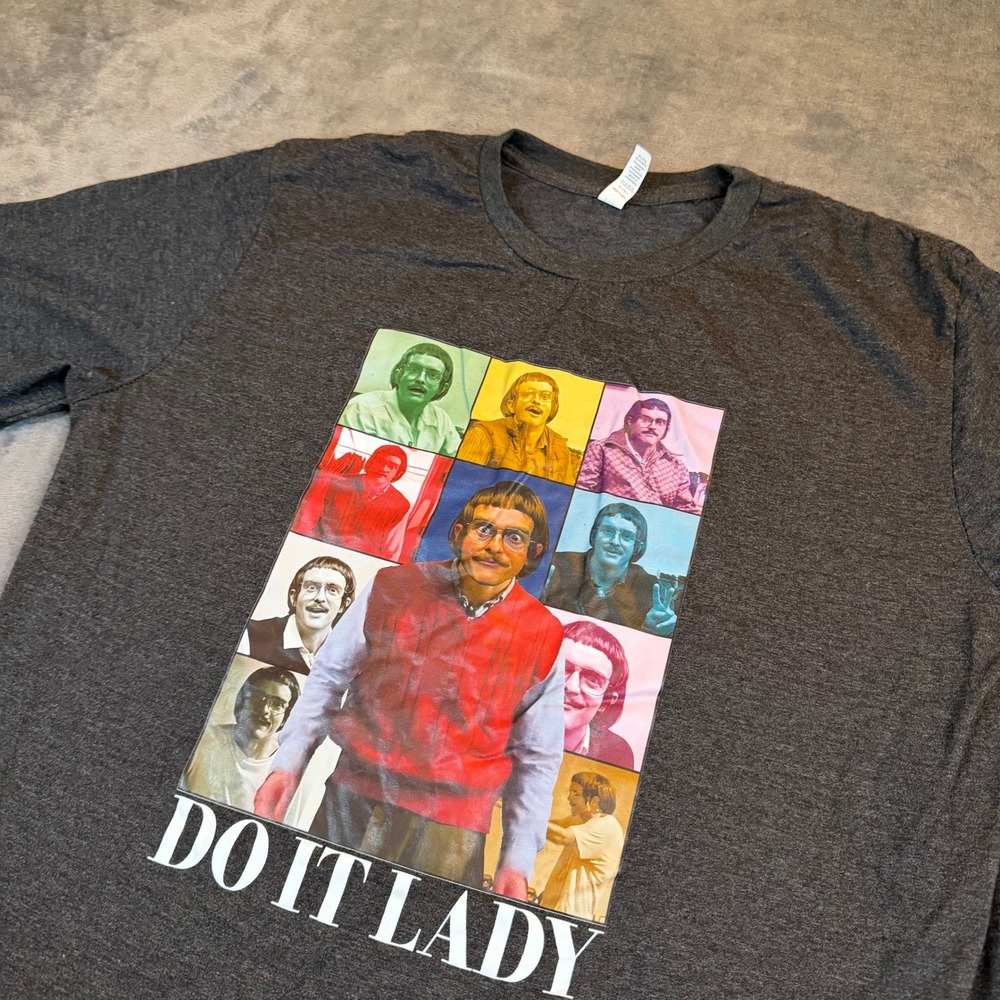 Outlash Wear Do It Lady Graphic T Shirt Mens Large Charcoal Gray Short Sleeve